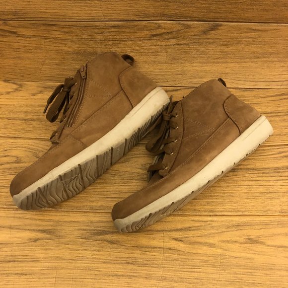 Vionic SHAWNA bootie, size 9, zip on booties - Picture 2 of 16